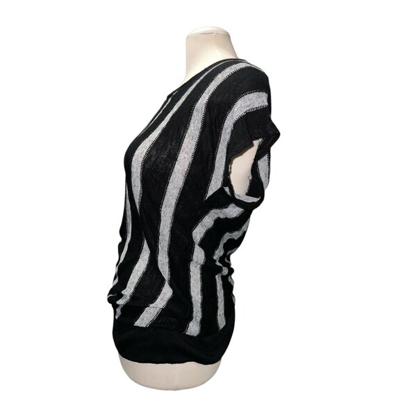 Tutta Bella Black & Gray Striped Short Sleeve Lightweight Knit Top Sz XL Womens - Picture 4 of 10